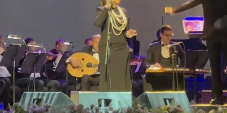 فخور بيكي.. محمد العمروسي يدعم مي فاروق في حفلها الأخير بالأوبرا - الكويت الاخباري
