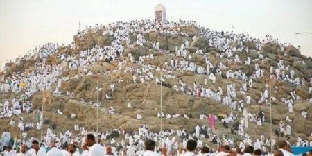 الركن الأعظم.. حجاج بيت الله يتوافدون إلى مشعر عرفات (بث مباشر) - الكويت الاخباري