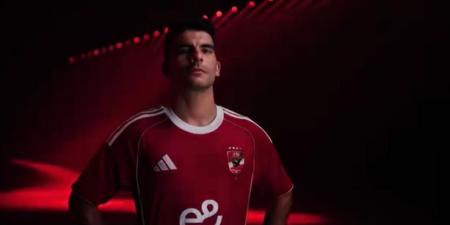 ممر شرفي من لاعبو الأهلي للترحيب بـ زيزو - الكويت الاخباري