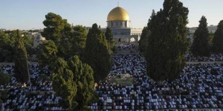 آلاف الفلسطينيين يؤدون صلاة عيد الأضحى في المسجد الأقصى - الكويت الاخباري