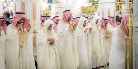 أمراء المناطق يؤدون صلاة عيد الأضحى   - الكويت الاخباري