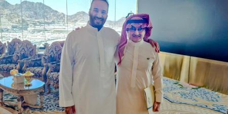 صورة تجمع ولي العهد السعودي والوليد بن طلال تشعل التفاعل في موسم الحج - الكويت الاخباري
