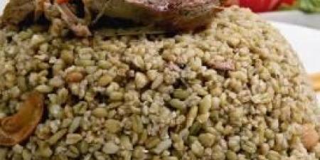 طريقة عمل فتة الفريك والموزة - الكويت الاخباري