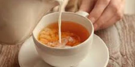 أضرار الإفراط في شرب الشاي بالحليب - الكويت الاخباري
