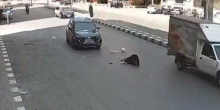 ضبط طالب قاد سيارة أطاحت بحياة سيدة دهسا بشارع النحاس بطنطا - الكويت الاخباري