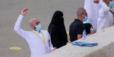 فى "منى" ..شاهد الحجاج يرمون الجمرات فى ثانى أيام التشريق - الكويت الاخباري