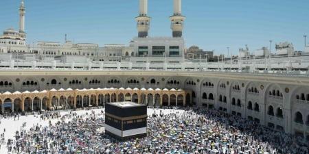 حجاج بيت الله الحرام يرمون الجمرات الثلاث ويؤدون طواف الوداع - الكويت الاخباري