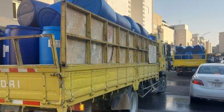 «البلدية» تصادر 181 برميل خمور محلية في صباح السالم - الكويت الاخباري