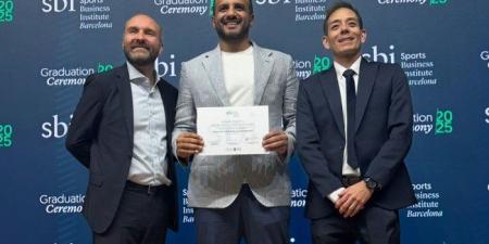 الكويت.. الكابتن سعود المجمد يحصل على درجة الماجستير في إدارة أعمال كرة القدم من برشلونة - الكويت الاخباري