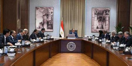 رئيس الوزراء يتابع خطط وإجراءات التوسع في مشروعات تحلية مياه البحر وتوطين الصناعة - الكويت الاخباري
