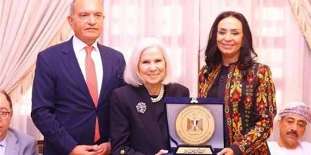 وزيرة التضامن تكرم السفيرة هيفاء أبو غزالة تقديرًا لجهودها خلال فترة ولايتها لقطاع الشؤون الاجتماعية بالأمانة العامة لجامعة الدول العربية - الكويت الاخباري