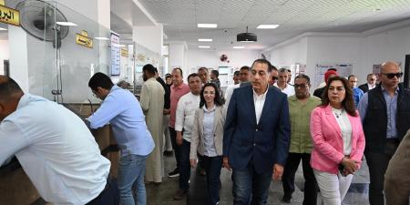 رئيس الوزراء يتفقد المركز التكنولوجي لخدمة المواطنين بزاوية صقر - الكويت الاخباري