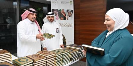 الشؤون الإسلامية تواصل توزيع هدية خادم الحرمين عبر منفذ الحديثة - الكويت الاخباري