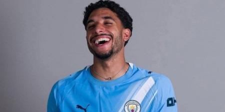 عمر مرموش في جلسة التصوير الرسمية لنادي مانشستر سيتي استعدادًا لكأس العالم للأندية - الكويت الاخباري