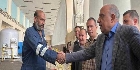 وزير الكهرباء يتفقد محطة توليد كهرباء السد العالي بمحافظة أسوان - الكويت الاخباري