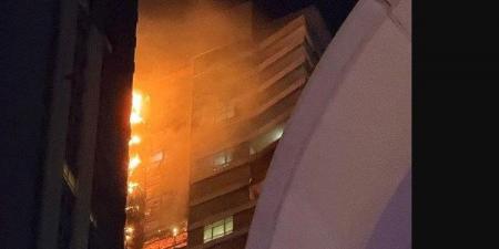 اندلاع حريق في برج شاهق بـ دبي - الكويت الاخباري