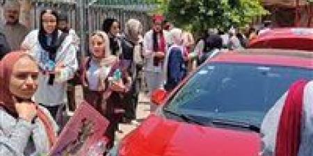 فرحة بين طلاب الثانوية العامة بالدقهلية بامتحان التربية الدينية والوطنية - الكويت الاخباري