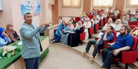 لتعزيز التواصل مع الصم.. ”شباب الغربية” تواصل تدريب العاملين على لغة الإشارة - الكويت الاخباري