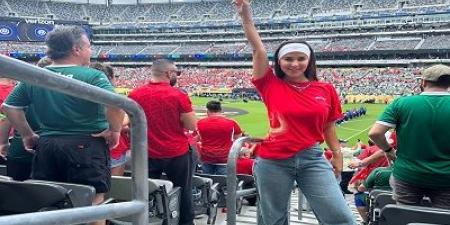 نورهان منصور وزوجها يشجعان الاهلي في امريكا - الكويت الاخباري