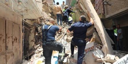 استخراج ناجٍ جديد في حادث انهيار العقارين بحى حدائق القبة - الكويت الاخباري