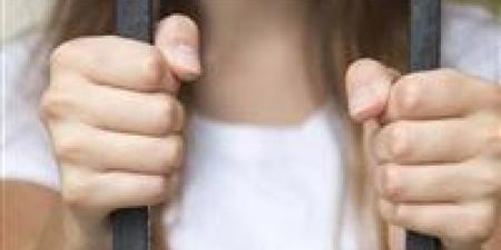 تجديد حبس طالبة أنهت حياة شقيقها وشوهت جسده في الدقهلية - الكويت الاخباري