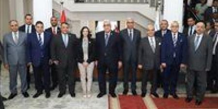 رئيس مجلس الدولة ومحافظ البحيرة يفتتحان مكتب التوثيق العقاري بمجمع المحاكم - الكويت الاخباري