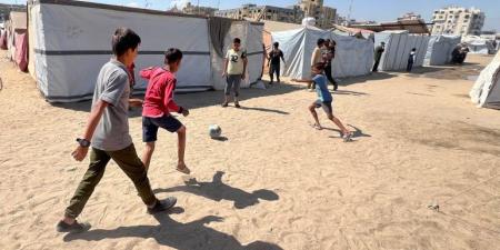 مدرّسة فلسطينية: نجوتُ من مجزرة بغزة لكن طلابي أصبحوا ملائكة - الكويت الاخباري