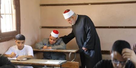 طلاب الثانوية الأزهرية يؤدون اليوم امتحان مادة التوحيد - الكويت الاخباري