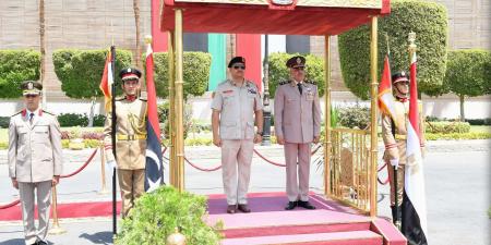 رئيس الأركان يلتقى نظيره الليبى لبحث التعاون العسكري المشترك - الكويت الاخباري