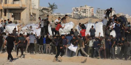 العشائر بغزة تواجه فوضى الاحتلال وتؤمّن المساعدات لأصحابها - الكويت الاخباري