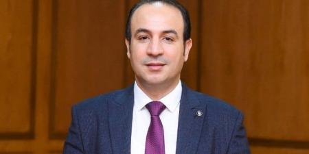 تشجيعا للتعليم المستمر.. «آداب كفر الشيخ» تحتفي بتخرج الدكتور أسامة وفا من جامعة طنطا - الكويت الاخباري