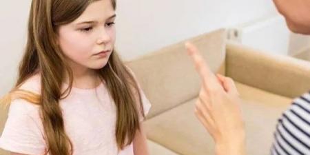حكم بر الأم التى تحرض أبناءها على الأب بعد الطلاق.. الإفتاء تجيب - الكويت الاخباري