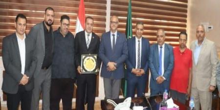 محافظ القليوبية يكرم الأندية والرموز الرياضية تقديراً لإنجازاتهم في موسم 2024-2025 - الكويت الاخباري