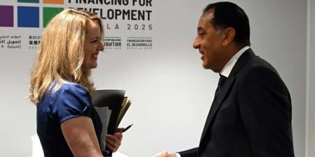 مدبولي يطالب بتقديم الدعم اللازم من قبل المجتمع الدولي لمصر في ضوء الأعباء الملقاة على عاتقها - الكويت الاخباري