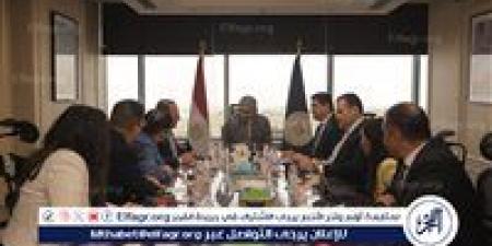 وزير السياحة والآثار يبحث مع أحد الشركات الصينية الرائدة في مجال البواخر السياحية سبل تطوير منتج السياحة النيلية في مصر - الكويت الاخباري