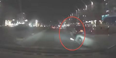 فحص فيديو دهس سيارة مسرعة لفتاة ثم هروبها بميدان الحصري.. صور - الكويت الاخباري