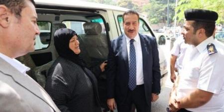 محافظ المنوفية يسلم سيارة ميكروباص جديدة لأسرة مالك سيارة حادث الإقليمي - الكويت الاخباري
