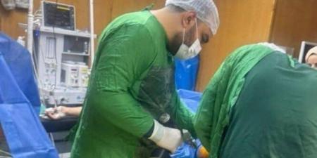 فريق طبي بمستشفى قويسنا المركزي ينقذ شابة من بتر القدم بعد حادث قطار - الكويت الاخباري