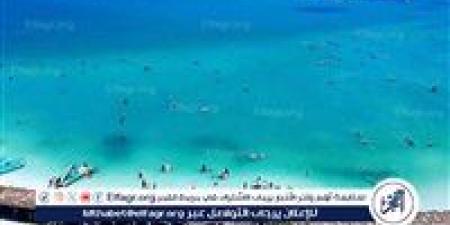 مياه فيروزية تركوازية... الآلاف من المصطافين علي شواطئ مرسي مطروح - الكويت الاخباري