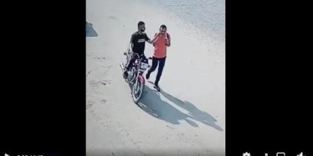 سقوط عامل دليفري الأميرية لحيازته سلاحا أبيض وترويع مواطن - الكويت الاخباري