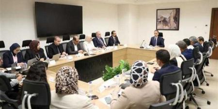 نائب وزير الصحة يعقد اجتماعًا لتطوير منظومة المخازن الاستراتيجية والتموين الطبي وتنفيذ حلول للتحديات - الكويت الاخباري