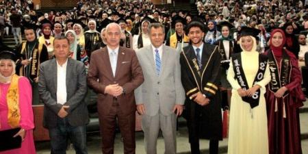 جامعة أسيوط تحتفل بتخريج الدفعة 26 من طلاب كلية الآداب - الكويت الاخباري