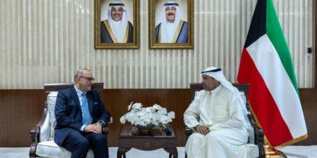 وزير الخارجية الكويتي يستقبل السفير العراقي لدى البلاد - الكويت الاخباري