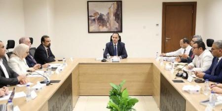 الصحة تناقش آليات تطوير منظومة المخازن الاستراتيجية والتموين الطبي - الكويت الاخباري