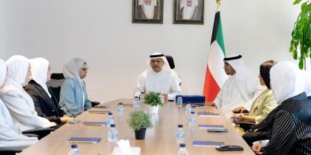 وزير الاتصالات يشيد بجهود القائمين على تطبيق «سهل» ويكرم المتطوعين - الكويت الاخباري