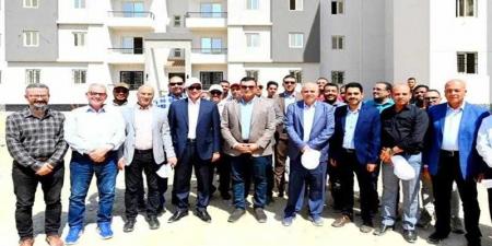وزير الإسكان يتفقد المركز التكنولوجي لخدمة المواطنين بالعبور الجديدة ويتابع موقف مشروعي ”ديارنا” و”سكن لكل المصريين” - الكويت الاخباري