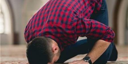 من كنوز السُنّة عند أداء صلاة الظهر..تضمن لك الجنة وتُحرمك على النار #دين وحياة #دار الإفتاء - الكويت الاخباري