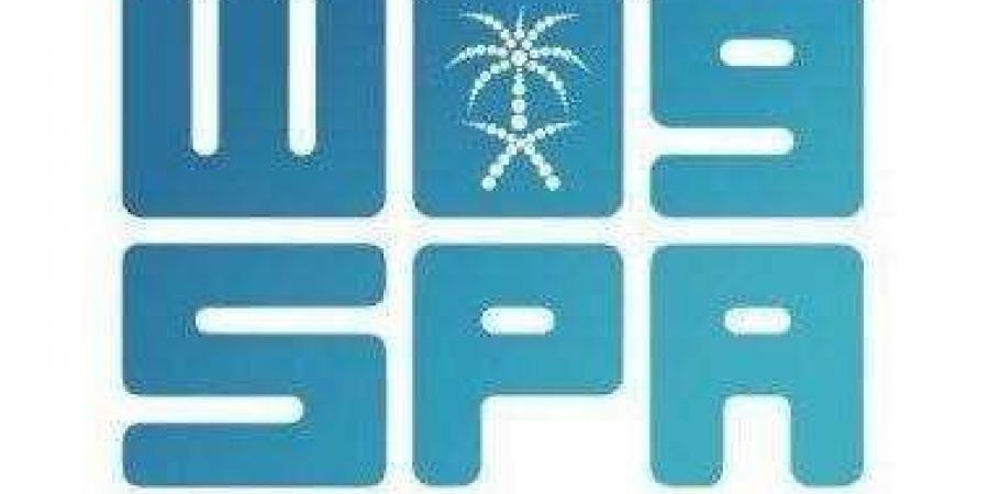 أمير الرياض يؤدي صلاة الميت على الأمير ناصر بن فهد بن عبدالله - الكويت الاخباري
