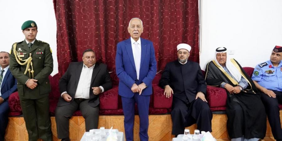 العيسوي ينقل تعازي الملك وولي العهد لعشائر الزيود وبني خالد والزبن - الكويت الاخباري