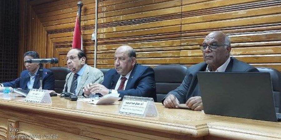 لجنة التاريخ والآثار بالمجلس الأعلى للثقافة تعقد اجتماعها بجامعة القاهرة - الكويت الاخباري
